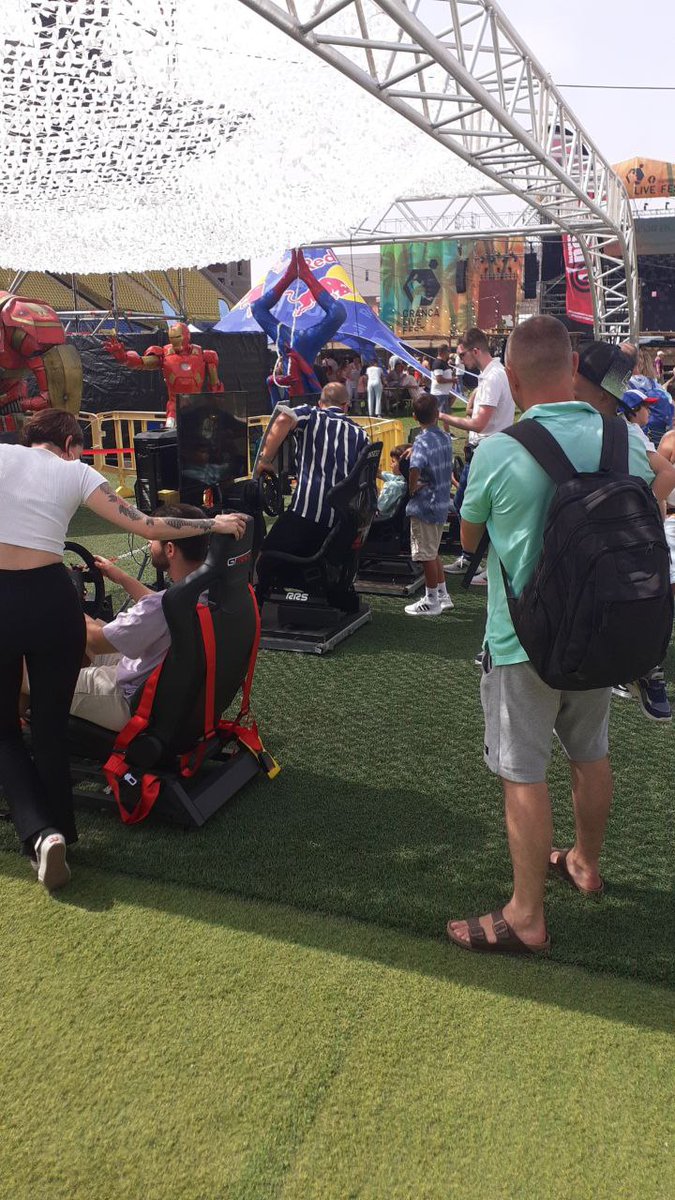iroN_SimRacing's tweet photo. Volvemos muy contentos de nuestro montaje de cockpits en el #GrancaLiveFest  y estamos de rumbo a Tenerife para montar una zona #SimRacing en la @Tenerife_GG.

¡Nos vemos del 13 al 17 de Julio! Con competición #Esports 500€ en premio.

+info: https://t.co/hN7CF1SNDU https://t.co/TFzUFCVtBx