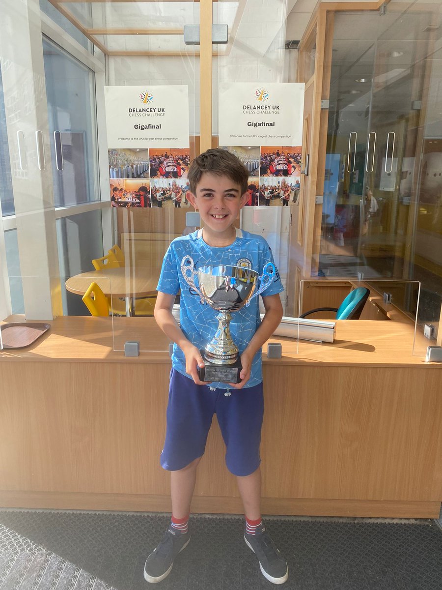 OxstallsRacing's tweet photo. A fantastic day for the Evans team yesterday with double up celebrations! Billy won the Northern Gigafinal and qualified for the Grand Final of the Delancey School Chess Challenge and then #CroesoCymraeg won his 8th race in the D &amp; N Construction Handicap at @salisburyraces! https://t.co/jw6Y0pnuZ2