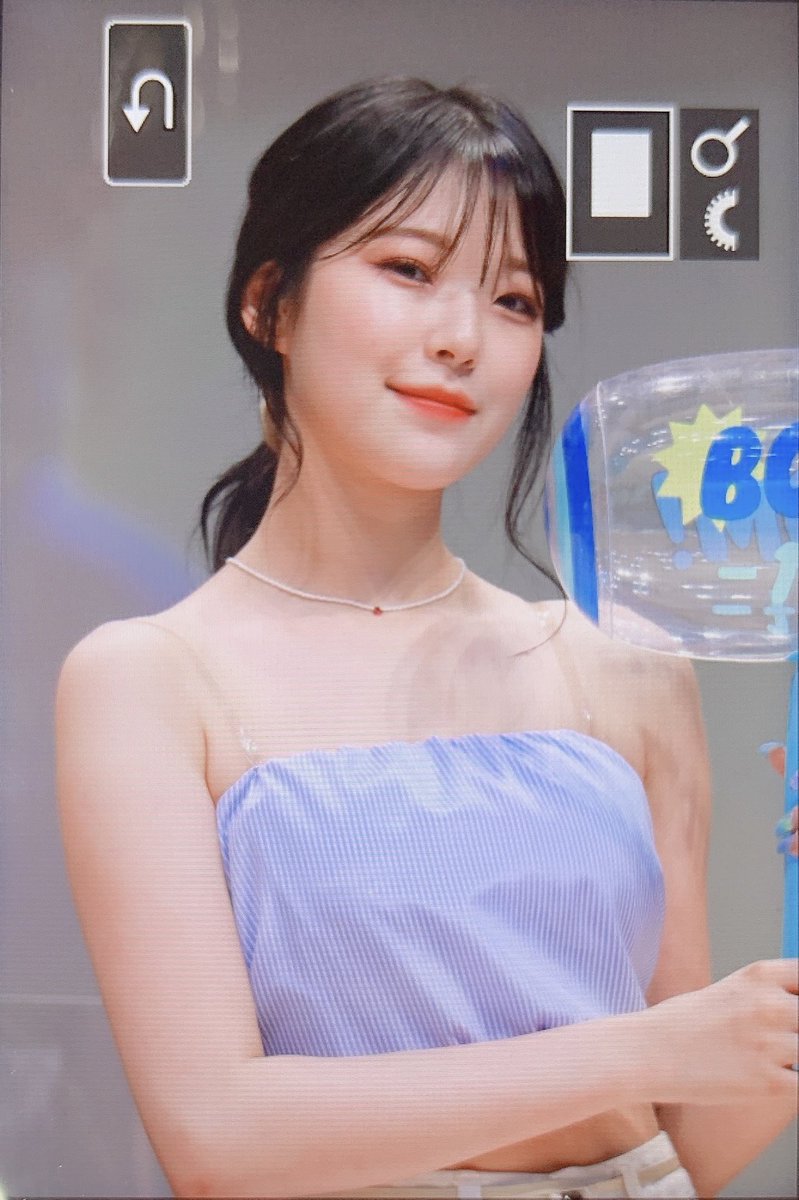 JIHEON_120's tweet photo. 220710 프리뷰
바캉스 허니🤍
#fromis_9      #프로미스나인      #백지헌 https://t.co/aqhZartJOM