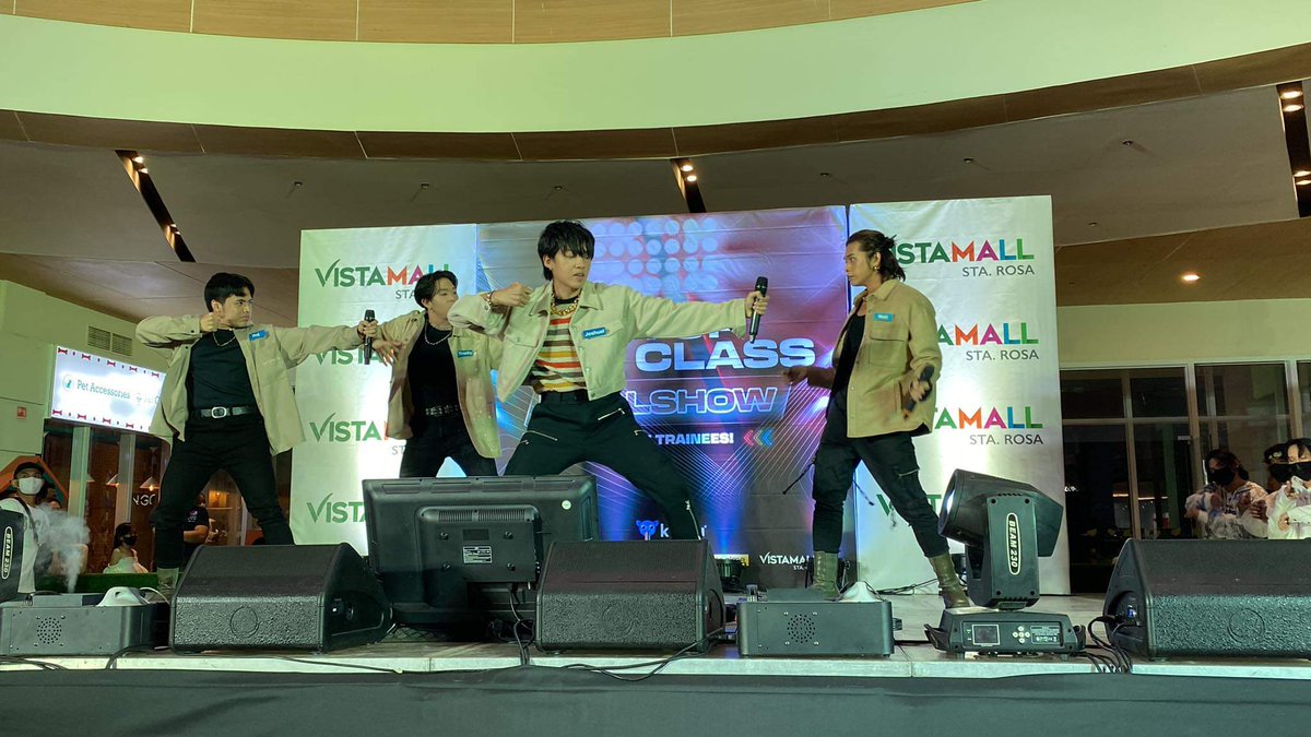 joshuelnation's tweet photo. π₯Team Joshuel #TopClassMallshow
#TopClass_Joshuel
#TopClass_Roj
#TopClass_Timothy
#TopClass_Matt https://t.co/ttOLNNMaul