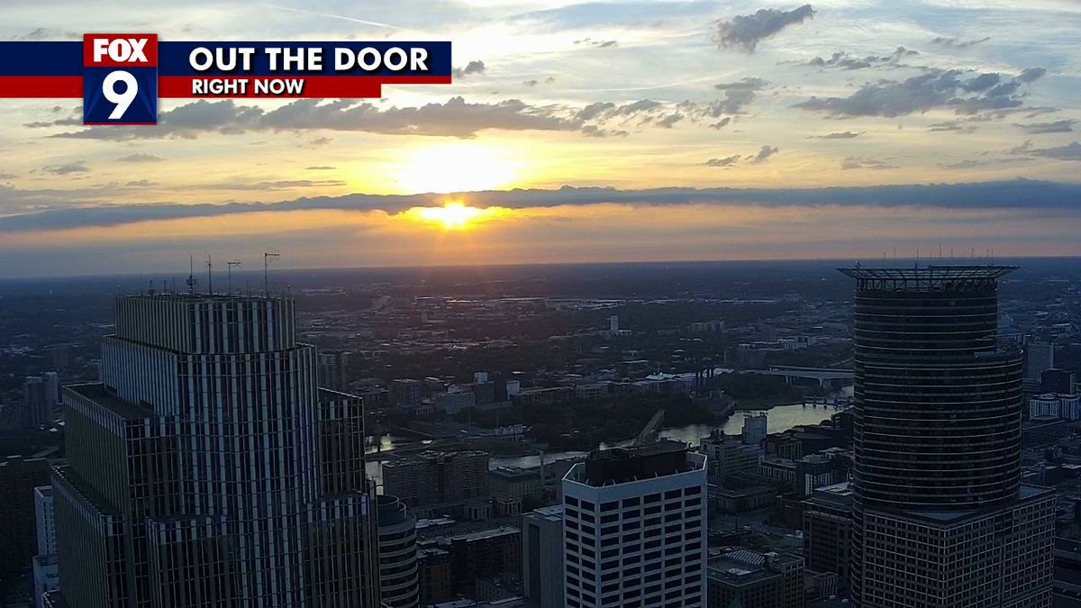 AlexLCBS4's tweet photo. I'll just leave this here. #lovemeasunrise https://t.co/dYHNt2VoFT