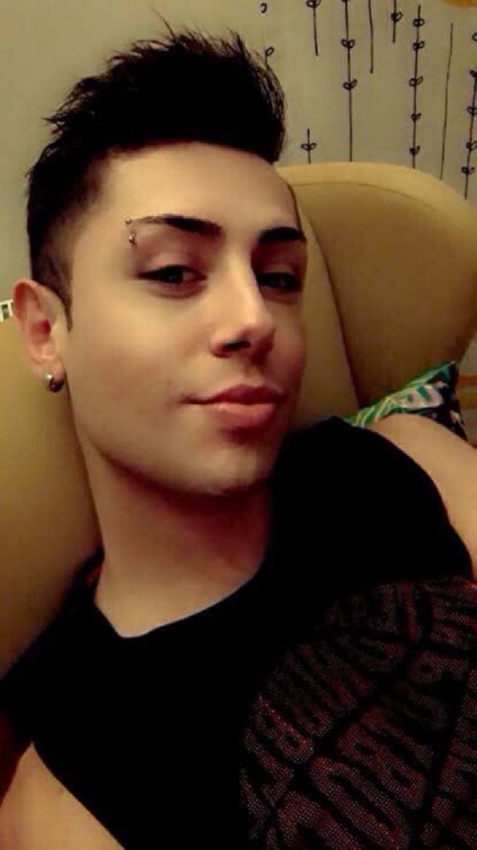 Bana bayram şekeri lolipop falan vercek erkek Yok mu yaa 
#kayserigay #kayseritravesti