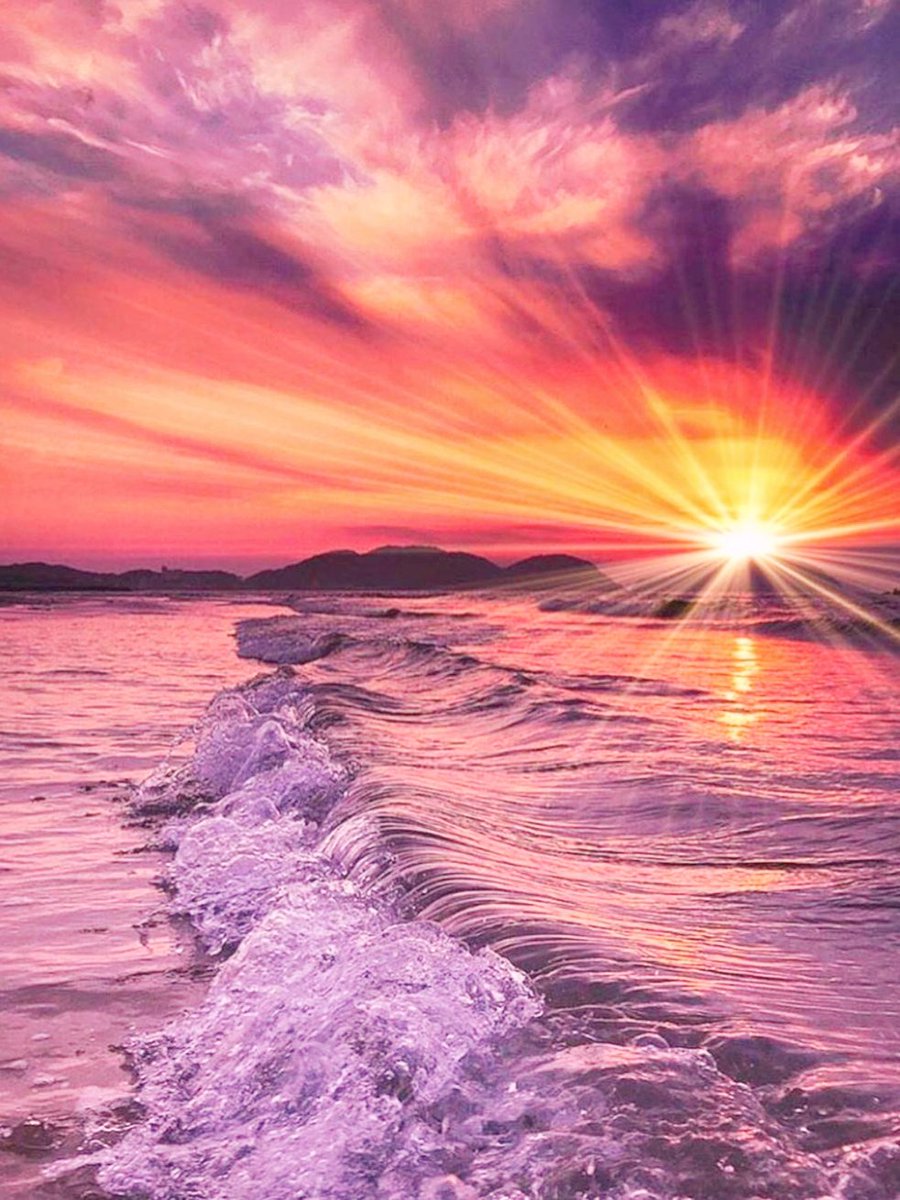 IC316's tweet photo. You will never have this day again, so make it count.

Happy Sunday! 🧡 https://t.co/RKZKdf0wSb
