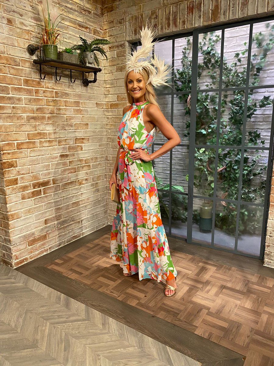 More ✨ SUNDAY STYLES ✨ now with Rosalind Lipsett!

Details: facebook.com/IrelandAMVMTV/…

#IrelandAM