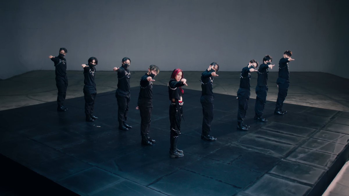 goshi_emm's tweet image. เพิ่งฟังไป2วันที่แล้วฟังจบแล้วคือชอบ ดีมาก ปกติก็ชอบแนวนี้อยู่แล้ว บีทหนักแน่นมาก เนื้อเพลงเอ็มวีทุกอย่างคืออินเตอร์มาก ค่ายดูทุ่มมาก ไฮป์เทรนคือเก่งมากอ่ะที่ผลิตศิลปินได้ขนาดนี้ เห็นแล้วก็ขนลุกขึ้นมาถ้ามีggแนวนี้ในค่ายมันจะขนาดไหนนะ นี่ขนาดศิลปินเดี่ยวขนาดนี้เลยอ่ะ #MINYMYNX