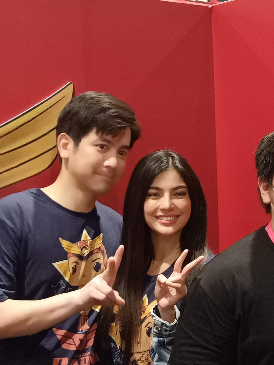 Janeshuabuddies's tweet photo. Love you both 😍 #JaneShua #JaneDeLeon #JoshuaGarcia #Darna #toyconph2022 #TOYCON https://t.co/w3XVAxel9X