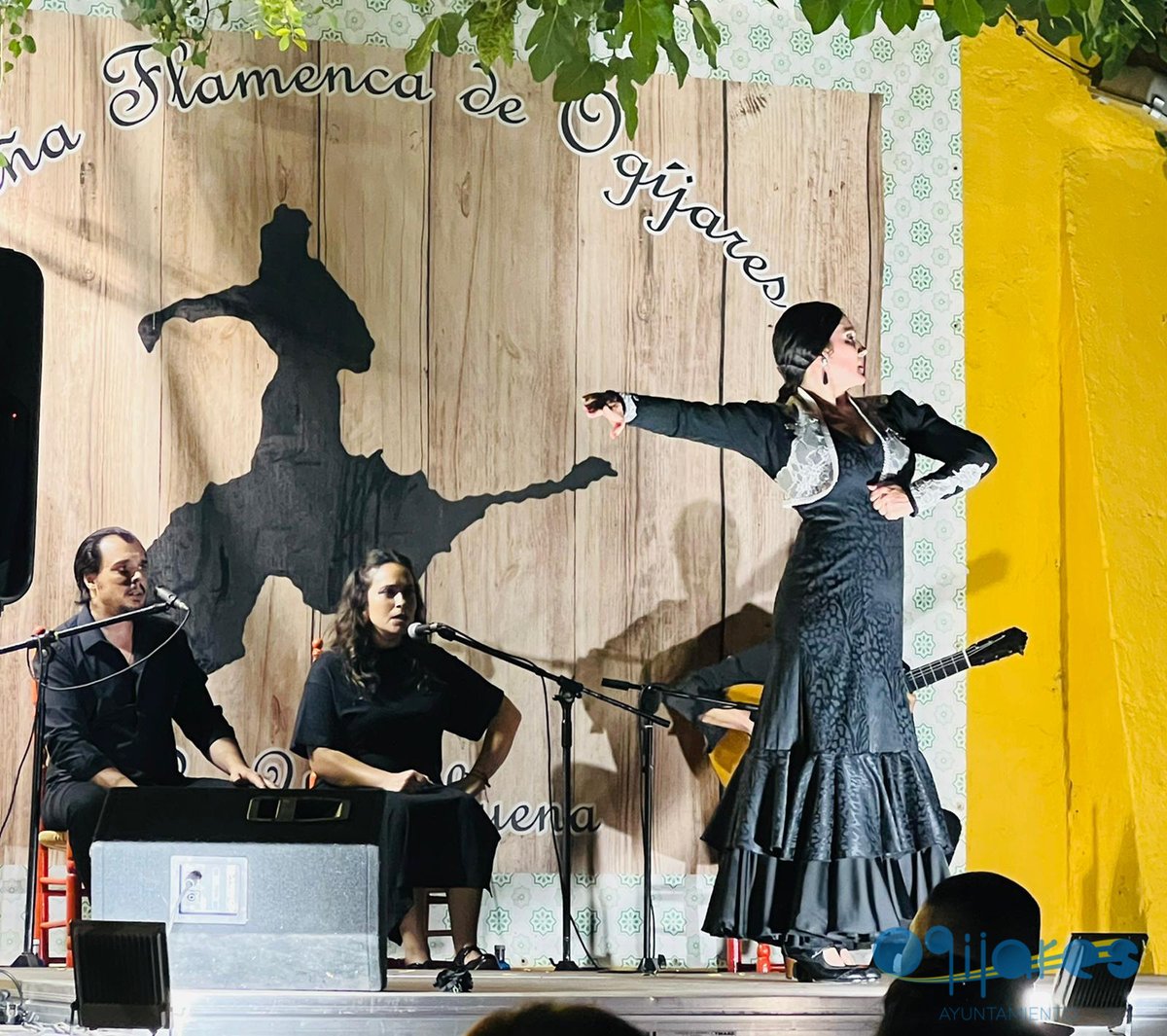 AytoOgijares's tweet photo. 🪑 𝗣𝗲𝗻̃𝗮 𝗙𝗹𝗮𝗺𝗲𝗻𝗰𝗮 𝗟𝗮 𝗬𝗲𝗿𝗯𝗮𝗯𝘂𝗲𝗻𝗮 🎵

➡️ El cierre de temporada de nuestra Peña Flamenca “La Yerbabuena” puso el broche oro con la estelar actuación de Eva Esquivel 💃 y su grupo flamenco. https://t.co/3SJ5FQv5yg