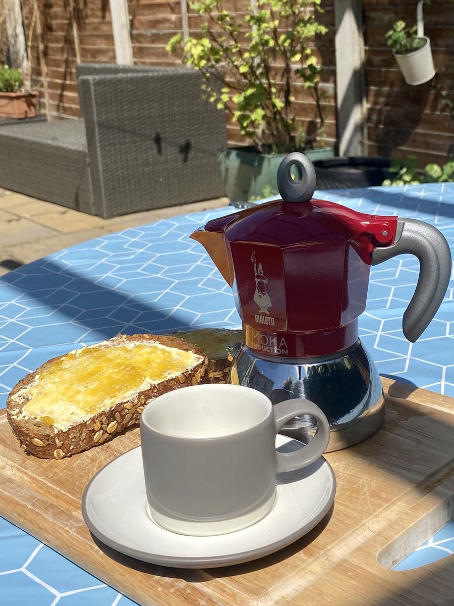 CollieCoaching's tweet photo. Lazy #sundaymornings in sunny (yes sunny!) #ireland #mokapotcoffee #granarybread #marmalade #bliss https://t.co/a6uUsCo178
