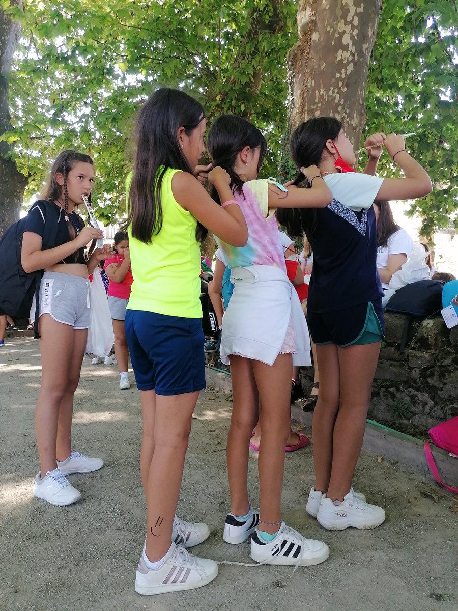 Cualquier momento es bueno para ponernos guapas, especialmente hoy que es domingo y queremos que nuestras familias nos vean elegantes.