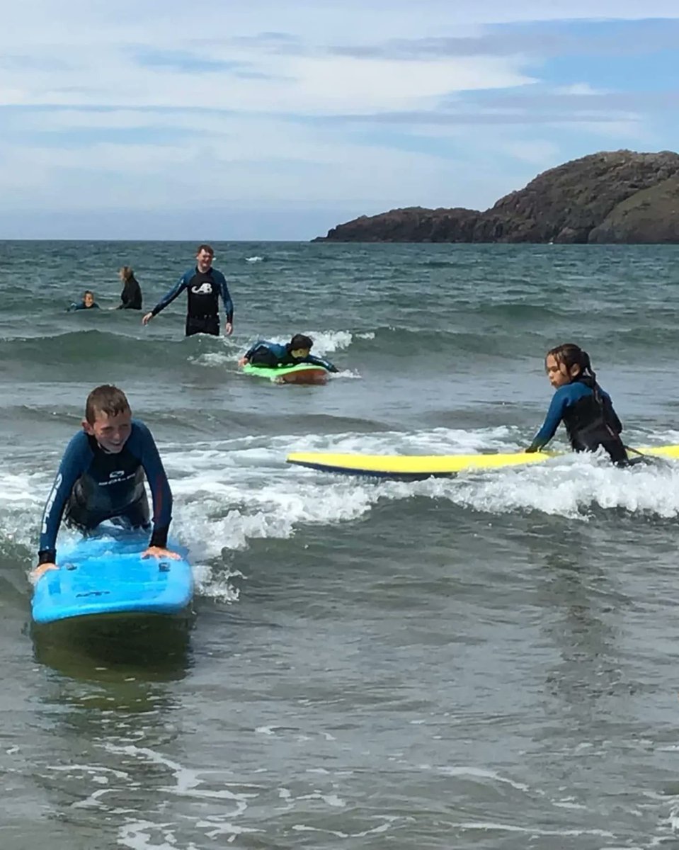 adventure_wales's tweet photo. Lots more smiling, happy faces having fun #surfing at Whitesands! One of our many #adventures working with primary schools, supporting the community by subsidising outdoor learning for local young people. What a great start to #summer for @FentonPrimary #School!
#AdventureBeyond https://t.co/JFXYy1XT1U