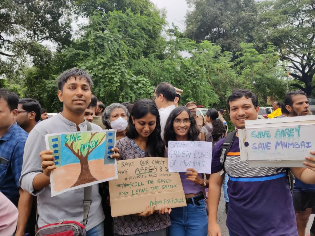 वृक्षवल्ली आम्हा सोयरे वनचरे..
महाराष्ट्र ही संतांची भूमी आहे आणि
पर्यावरणाचे रक्षण करा असे संतांनी नेहमीच सांगितले आहे.

At the Aarey protests today,
There are alternatives for metro 3 carshed but there is no alternative for Aarey &amp;its rich flora &amp; fauna.
#SaveAareyForest