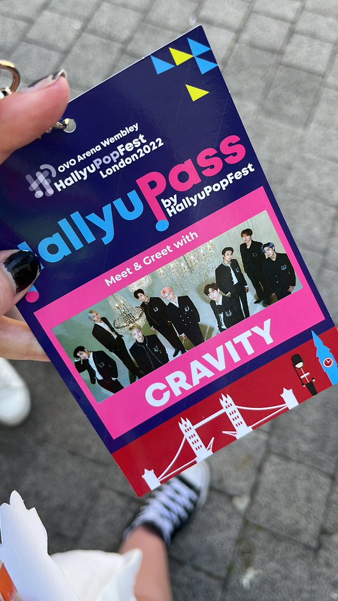 jhsstillwthu's tweet photo. Does anyone have a sf9 m&amp;g that they want to swap for cravity???  I’m in the line 💓💓#HallyuPopFest #HallyuPopFest2022 #wttsf9 #wttcravity https://t.co/uTMGIpT5uj