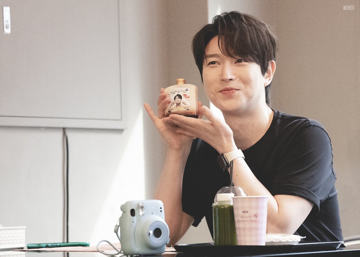 밀크티 정말 맛있는데 어떻게 설명 할 방법이 없네..

#배두훈 
#happy_DOOHOON_day #폐하강림