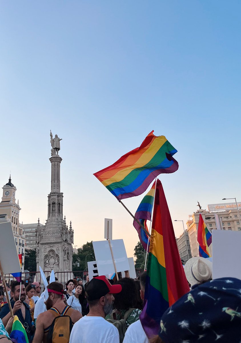 Sin cultura no hay Orgullo. Viva <a href="/LA_Lacah/">LA LACAH</a>, la <a href="/libreberkana/">Librería Berkana</a> y toda esa gente chulísima ✊🏳️‍🌈🏳️‍⚧️*

*Íbamos a decir “nos vemos el año que viene” pero CULTURA SIEMPRE