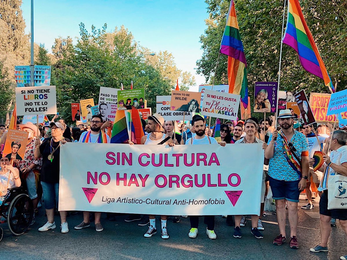 artecompacto's tweet photo. Sin cultura no hay Orgullo. Viva @LA_Lacah, la @libreberkana y toda esa gente chulísima ✊🏳️‍🌈🏳️‍⚧️*

*Íbamos a decir “nos vemos el año que viene” pero CULTURA SIEMPRE https://t.co/1vB5iXKYh1