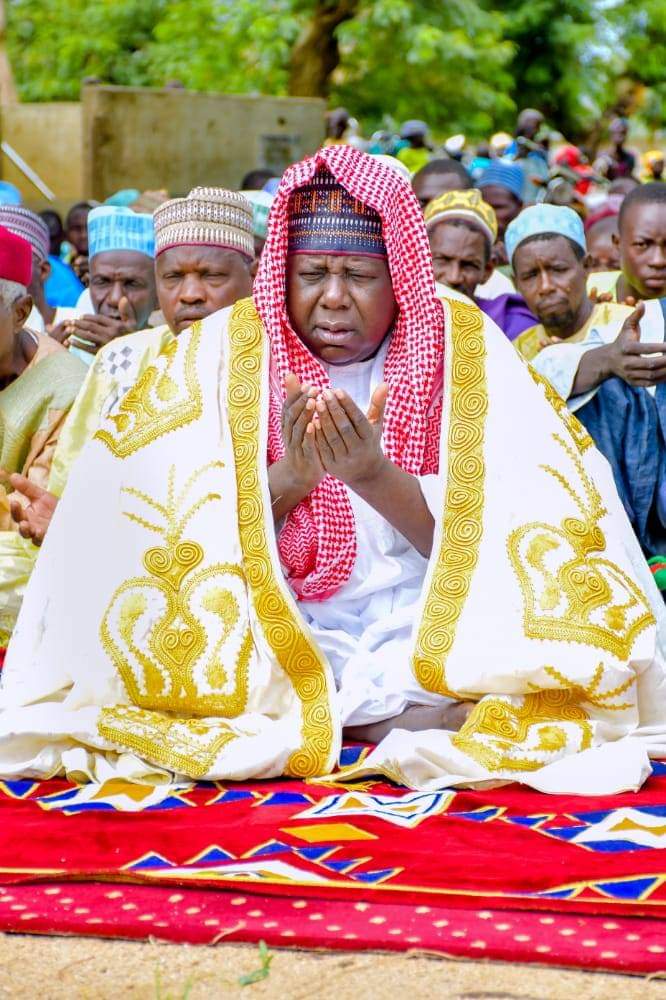 TikireBoukar's tweet photo. MAKALINGAI #EID_MUBARAK

Samedi 09 Juillet 2022

J'ai pris part à la prière solennelle de #EID_EL_KEBIR ( La Tabaski ) 
Bonne fête à tous les Musulmans de Tokombéré et du monde entier.

Tous mes vœux de bonheur,  de santé et de prospérité à toutes et à tous.

#SM_Boukar_Tikire https://t.co/gluR2iRxfR