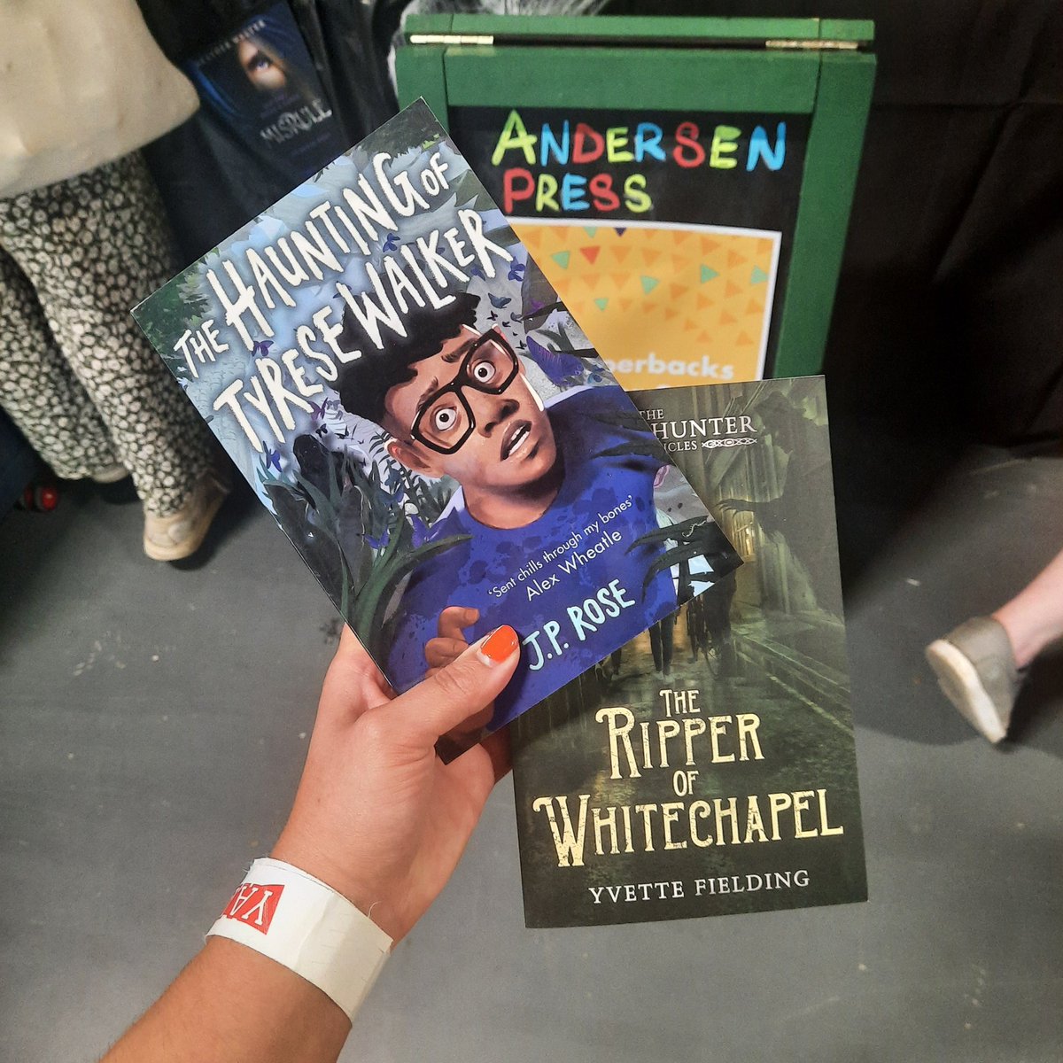 Won two very exciting proofs @AndersenPress !
#TheHauntingOfTyreseWalker #TheRipperOfWhitechapel 🥳🥳🥳🥳