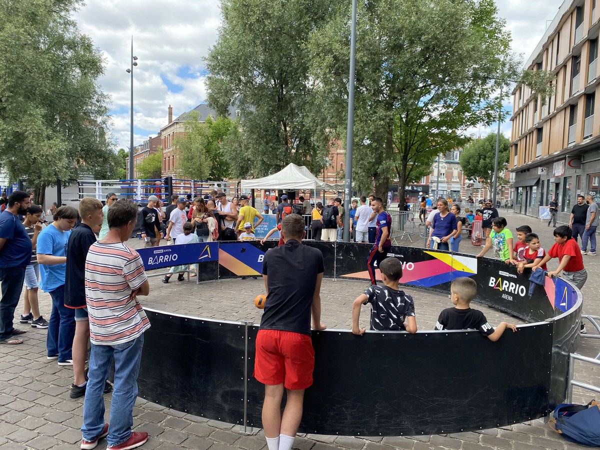 t_makki's tweet photo. Le public fivois répond présent à la block party 2 organisée par le CSC.Roger Salengro,  NQE (VDL-Région HDF) Quartiers d’été, Terre de jeux 2024. Place au battle de break dance, show case et un open mic pour clôturer celle belle journée ensoleillée. Bravo aux partenaires&amp;jeunes. https://t.co/j9ja5137jo