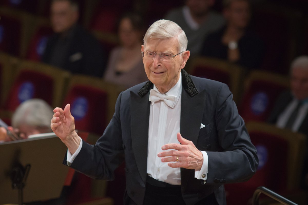 Gewandhaus's tweet photo. Happy Birthday, Herbert Blomstedt! ❤️ Das Gewandhausorchester wünscht seinem Ehrendirigenten und ehemaligen Gewandhauskapellmeister Herbert Blomstedt alles erdenklich Gute zum 95. Geburtstag! #HAPPYBIRTHDAY #HerbertBlomstedt #Leipzig https://t.co/N99XoAykGu