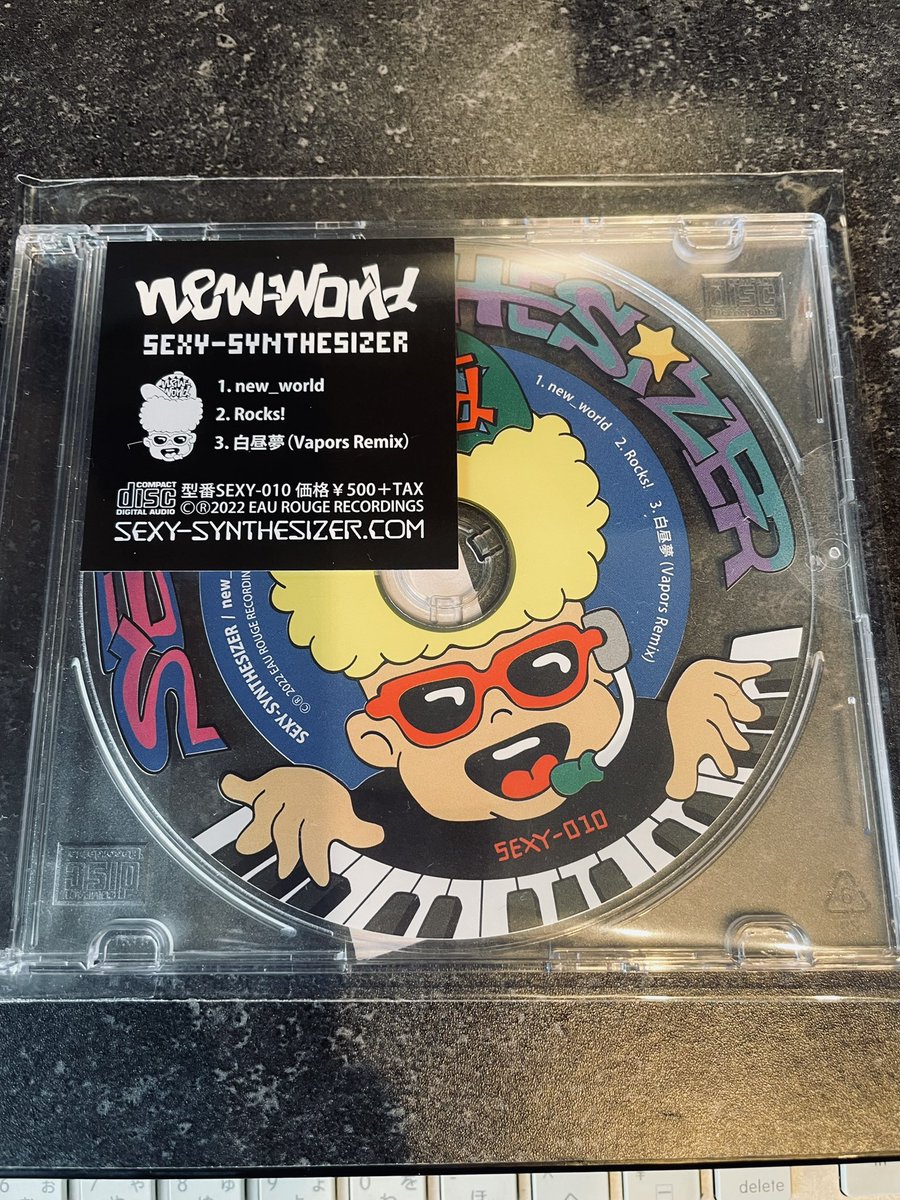 SEXYSYNTHESIZER's tweet photo. こちらでもCD “new_world”販売開始です！
https://t.co/YJKC7ptvrQ
少しづつですが頑張って発送いたします！
こちらもよろしくお願いいたします。
#SEXYSYNTHESIZER https://t.co/eqwKWJmlud