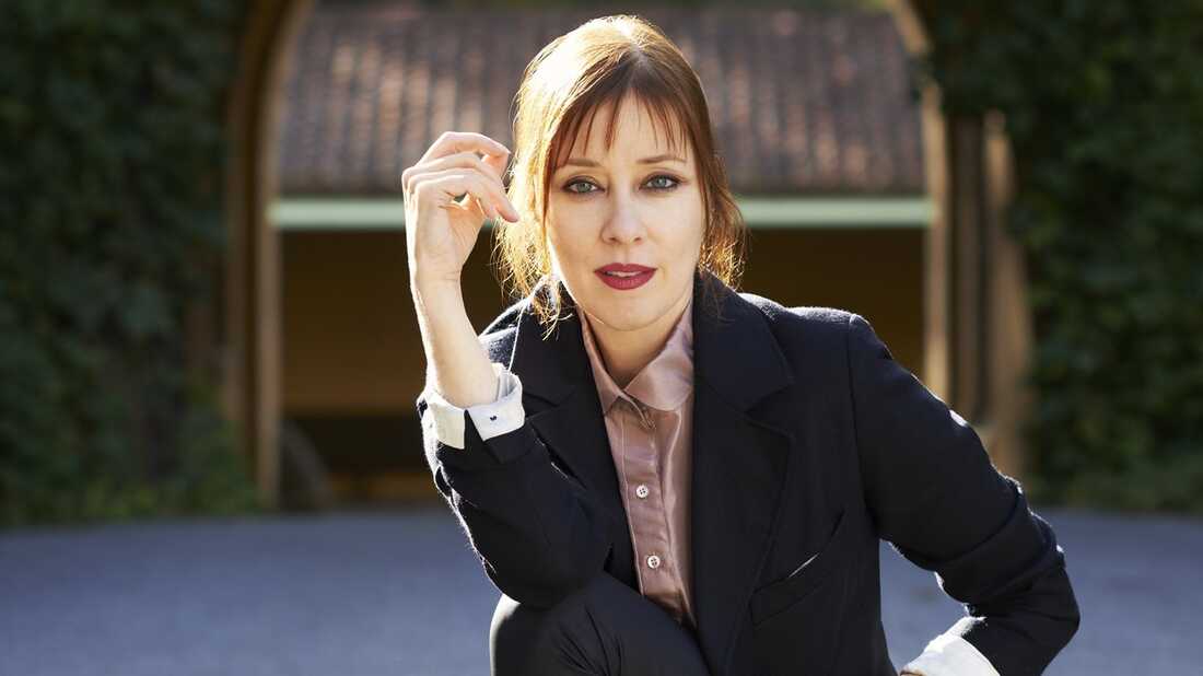 Happy Birthday to Suzanne Vega - 