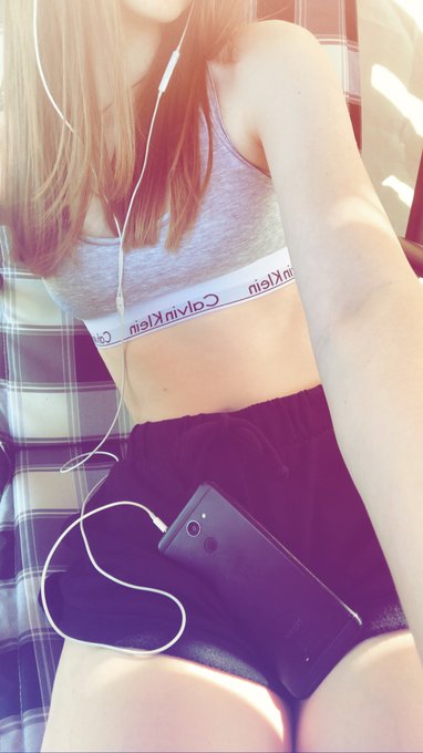 Hi i am Emmi 18yo check out my onlyfans https://t.co/UGbOTDnVb2 oder Deutsch🇩🇪 Hallo ich bin Emmi, 18<a href="/tag/berlin"class="tags"><span>#berlin</span></a><a href="/tag/onlyfans"class="tags"><span>#onlyfans</span></a>