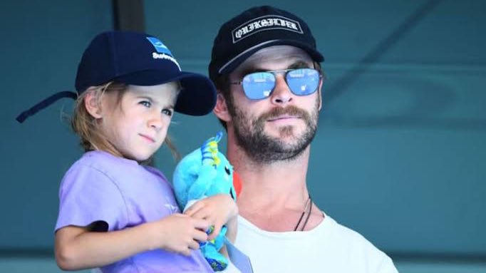 Chris Hemsworth compartilha fotos de sua filha em Thor