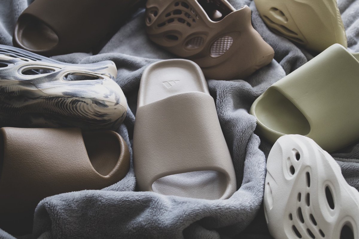 KickBoxStreetW's tweet photo. Head over to our website https://t.co/LhKGWq2p0s (link in our bio) to see if we have your favourite pair of Yeezy Foam RNNR’s or Slides in your size.

📷: @kickboxstreetwear 
#KickBoxStreetWear https://t.co/nfvy0tJGP8
