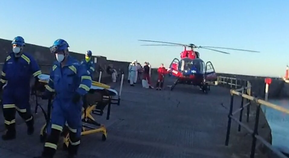 WatchetCRT's tweet image. Team tasked last night to set up a HLS for @DevonAirAmb on beach &amp;amp; prepare for stretcher evacuation following a medical incident nearby. Skilled landing by the pilot instead on the harbour wall. @jesip999 teamwork with @swasFT @ASPolice @ASPSpecials @ASPWestSom @HMCoastguard