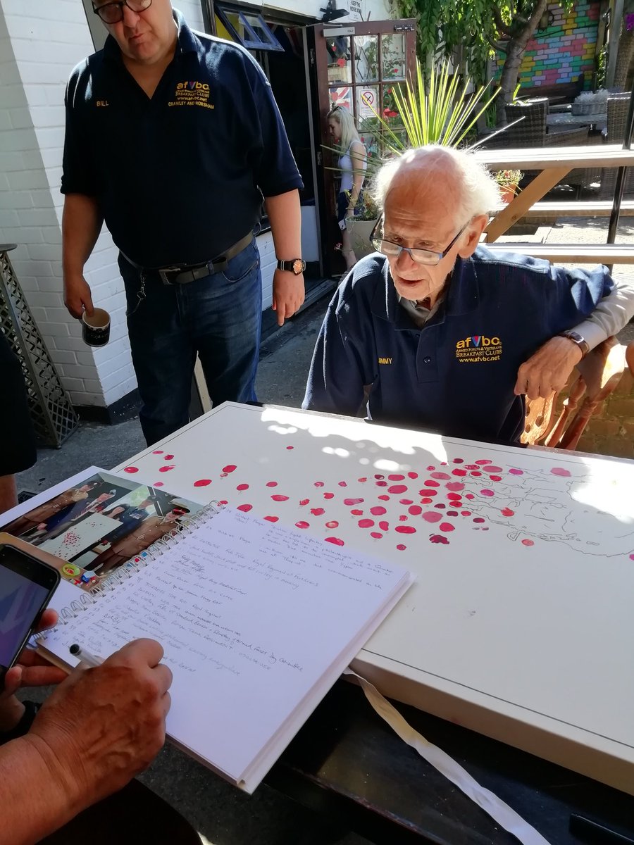 poppyartuk's tweet photo. Fantastic morning at the AFVBC in Crawley, collected another 20 poppies! #afvbc https://t.co/MWgRQDVFKF