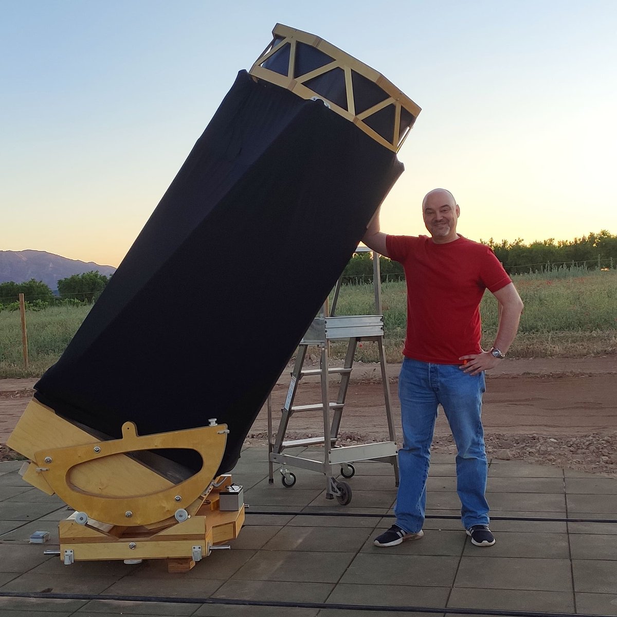 CielosBoreales's tweet photo. ¿Qué ofrezco en esta cuenta? Fotos del espacio, noticias de astronomía, consejos para ver el cielo, artículos de mi web, avisos de mis directos en Youtube y mucho más ¿Me ayudas con un RT para que tus followers me conozcan? ¡Gracias! https://t.co/2j7PAch34v