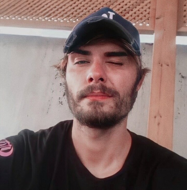 Neyse ne ben konuma dönüyorum: Barış seni çoookkk seviyorummm ve hep yanındayım. Sen istediğin için değil ben istediğim için <a href="/barismrtyagci/">Barış Murat Yağcı</a> 💙