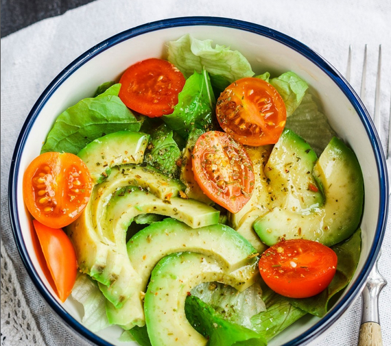 ravimaa55502864's tweet photo. Vegetables form a large part of a ketogenic, or keto, diet. The best vegetables for keto diets include celery, tomatoes, spinach, and mushrooms. A person may wish to avoid starchy vegetables, such as beets, potatoes, and sweetcorn. click here https://t.co/PGi8TGyUj5 #ketodiet https://t.co/1GRWezclfD