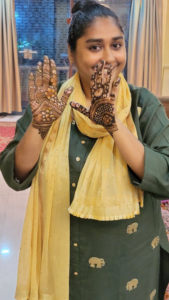 #StaffAppreciationPost
Suinta - sweet, enthusiastic, the backbone of my work place.
Takes mehendi very seriously 😄was up for hours the night before selecting just the design she wanted. We closed early to have some Eid fun together 
#EidMubarak