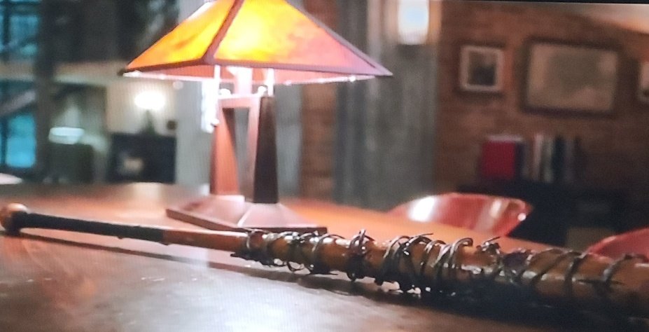 FunMovieTVFan's tweet photo. #MorningTVQuestion

#TVObjects

This object has been in 2 different television shows, can you name them?

#tvshows #tvtime #sundayvibes https://t.co/udln1namdL