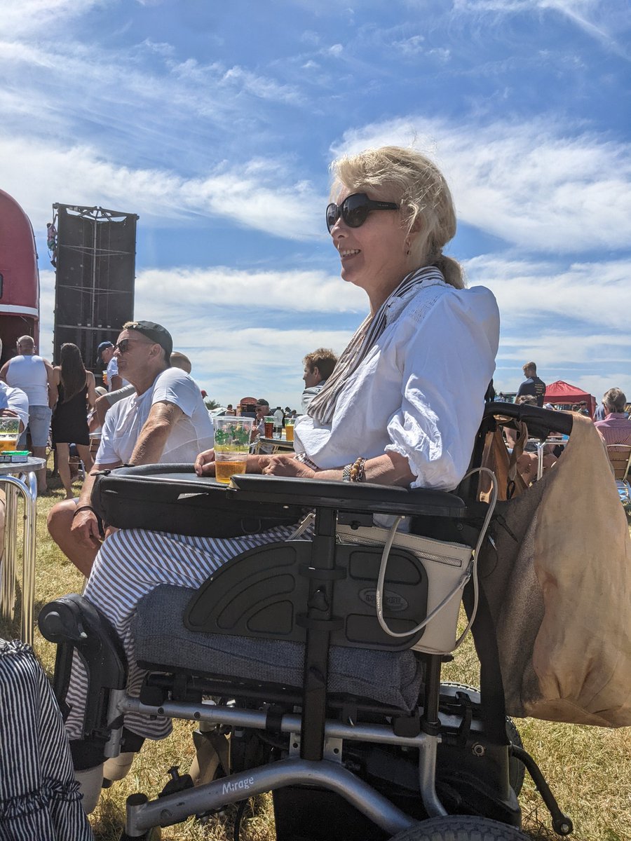 trabasack's tweet photo. At the #AshbyShow. Lovely weather and lots of people enjoying themselves. #trabasack #AccessAllAreas https://t.co/JNS5Tm71iL