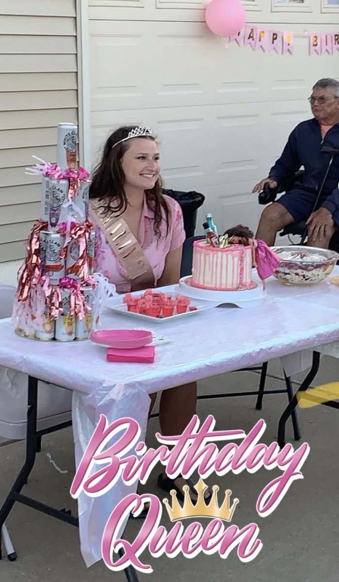 JacobDaDarling's tweet photo. Happy 21st to my better half @10riri10 🐠💐🌑!! Don’t get too wasted enjoying it as I know you probably will 👾 https://t.co/FtQLAG0Gn7