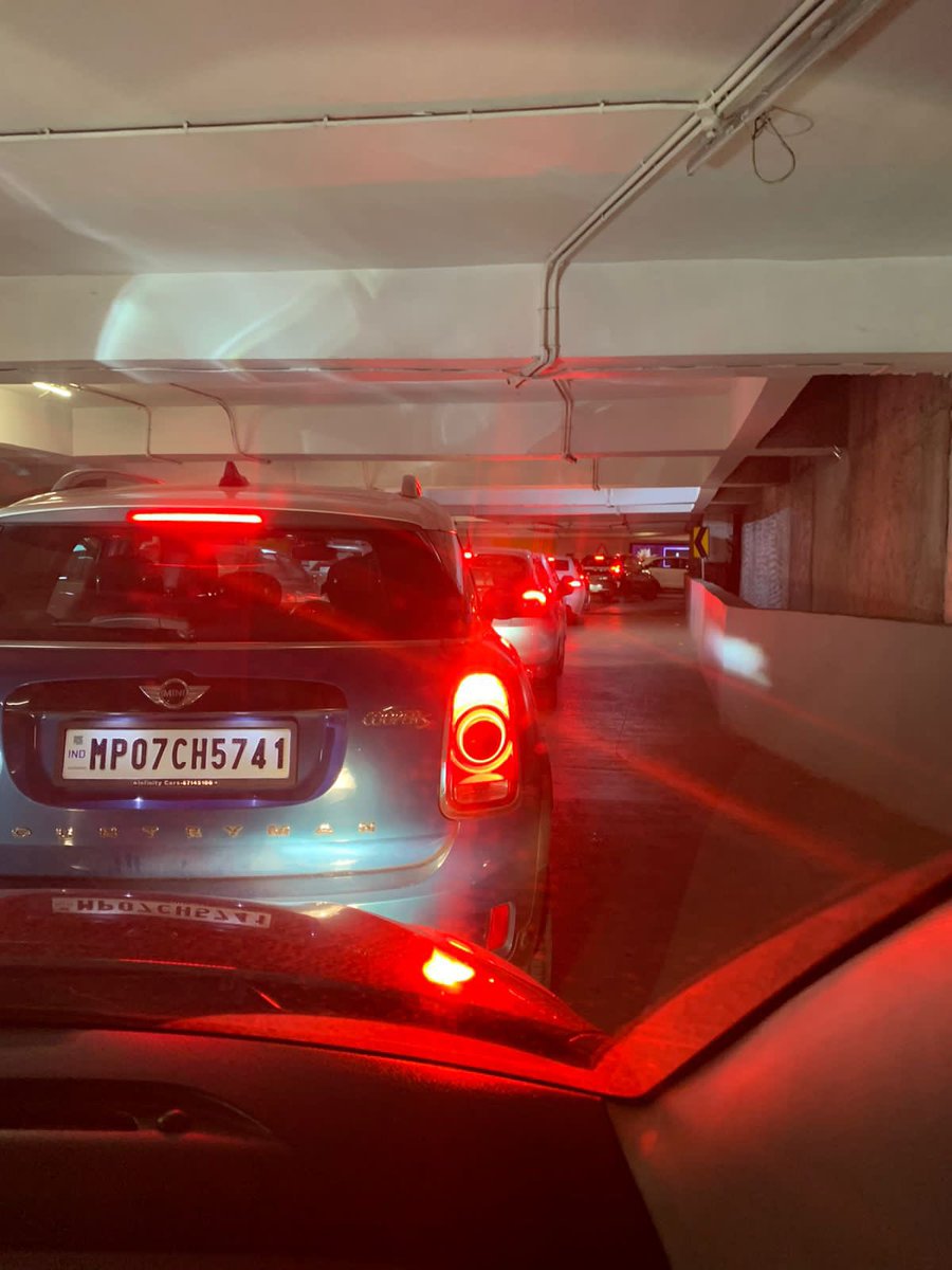 Thane to Lower Parel on a Sunday : 50 mins. Phoenix mall L6 parking to exit 60 mins. #pheonixfromtheashes