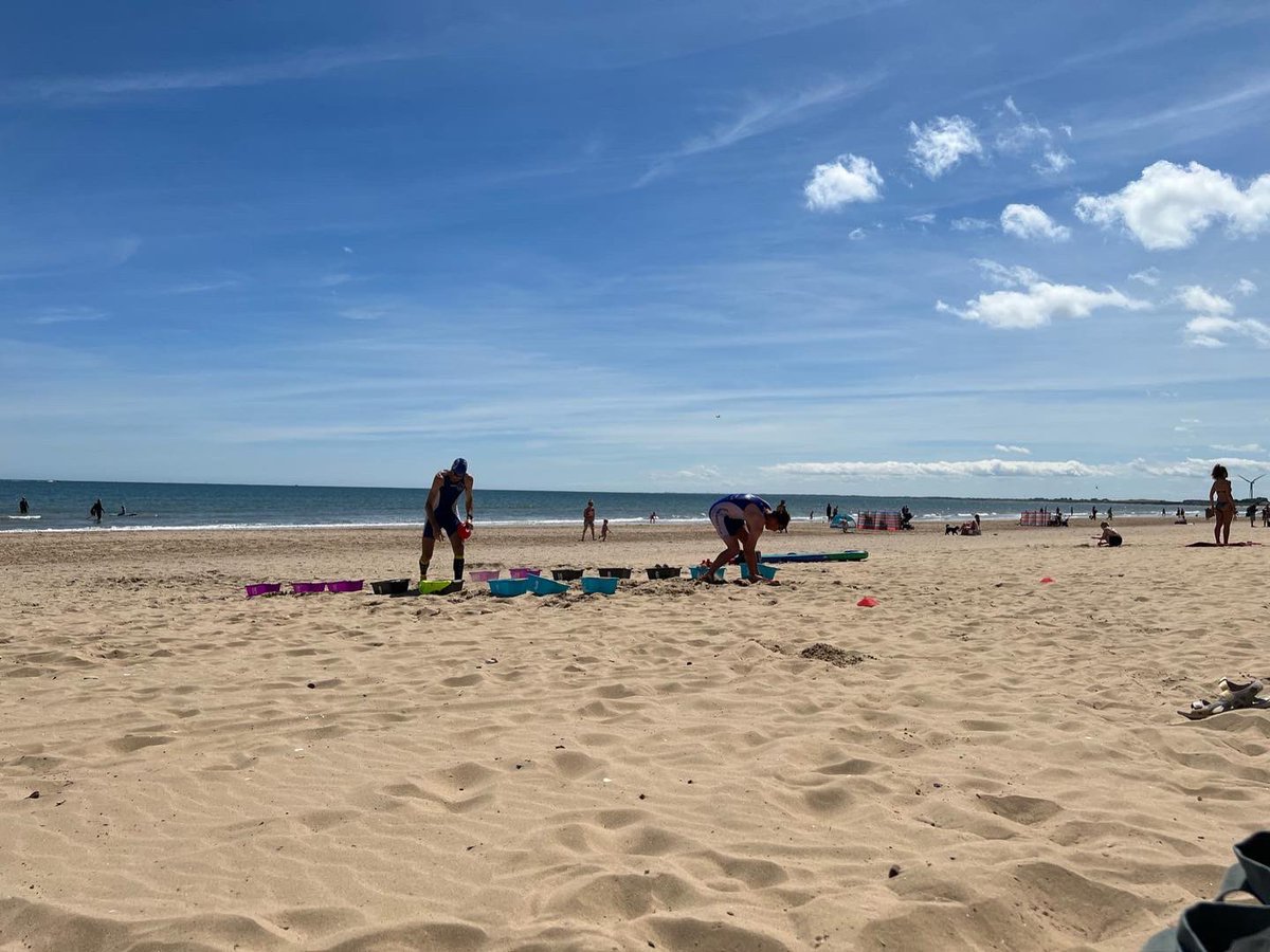 BiathleClub's tweet photo. 🏖Yesterday saw our annual beach training session take place at Bridlington South Beach in the blazing summer sun! 

The amazing day saw athletes both experienced and fresh to the sport receive in depth coaching on  everything sea and sand has to throw at Biathle! https://t.co/sRa9RrzJD5