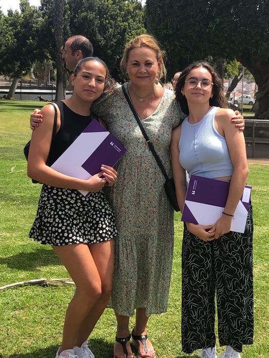 iesteobaldopowe's tweet photo. El pasado viernes acompañamos a nuestras alumnas María De Luis Pérez y Lucía Pérez Pérez en el acto de entrega de diplomas a los treinta mejores expedientes de la EBAU, de la Universidad de La Laguna. Muchas felicidades para ellas y sus familias. https://t.co/RXE3f0DLBq
