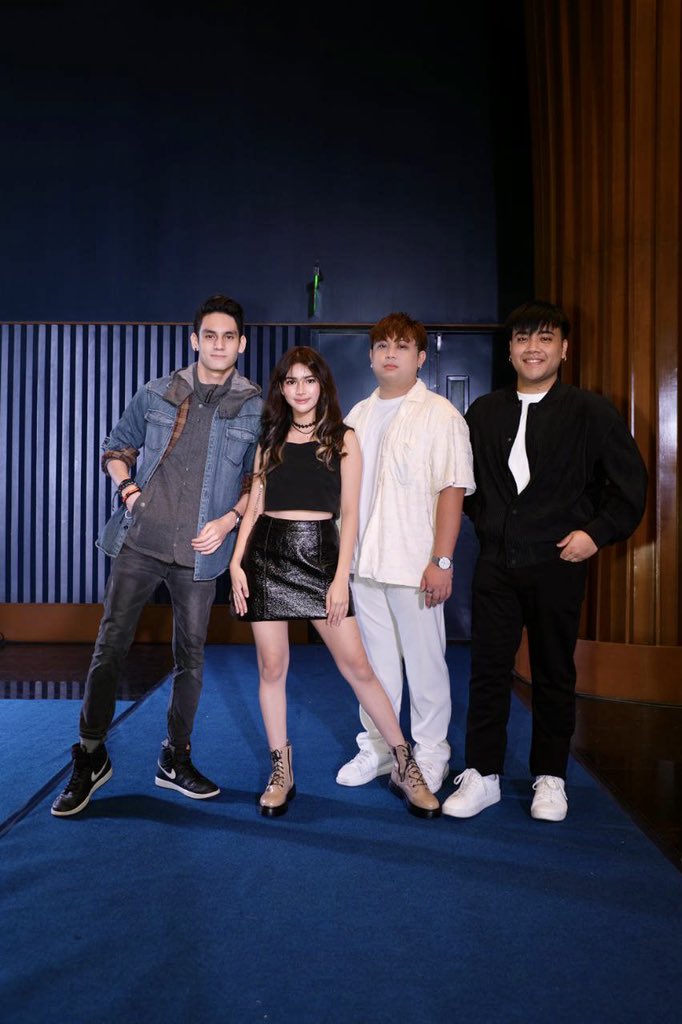 PBB KUMUNITY YARN?! Manifesting more collab soon on Kumu! 💙💙💙<a href="/jordz_andrews/">Jordan Andrews</a> <a href="/BenedixRamos/">Benedix Ramos</a> <a href="/Karen_Bordador/">Karen Bordador</a> <a href="/sehamburger/">seham daghlas ☁️</a> <a href="/thamaraalxndria/">thamara alexandria ♡</a> <a href="/Xoloveskath_/">Kathleen Ghrasse</a> @pbbgin 

#KumuMovieNight #KumuPH