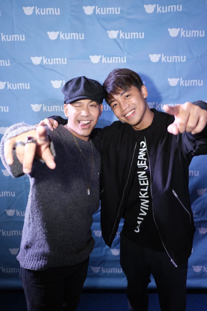 kumuPH's tweet photo. PBB KUMUNITY YARN?! Manifesting more collab soon on Kumu! 💙💙💙@jordz_andrews @BenedixRamos @Karen_Bordador @sehamburger @thamaraalxndria @Xoloveskath_ @pbbgin 

#KumuMovieNight #KumuPH https://t.co/M39bN0Ee0U