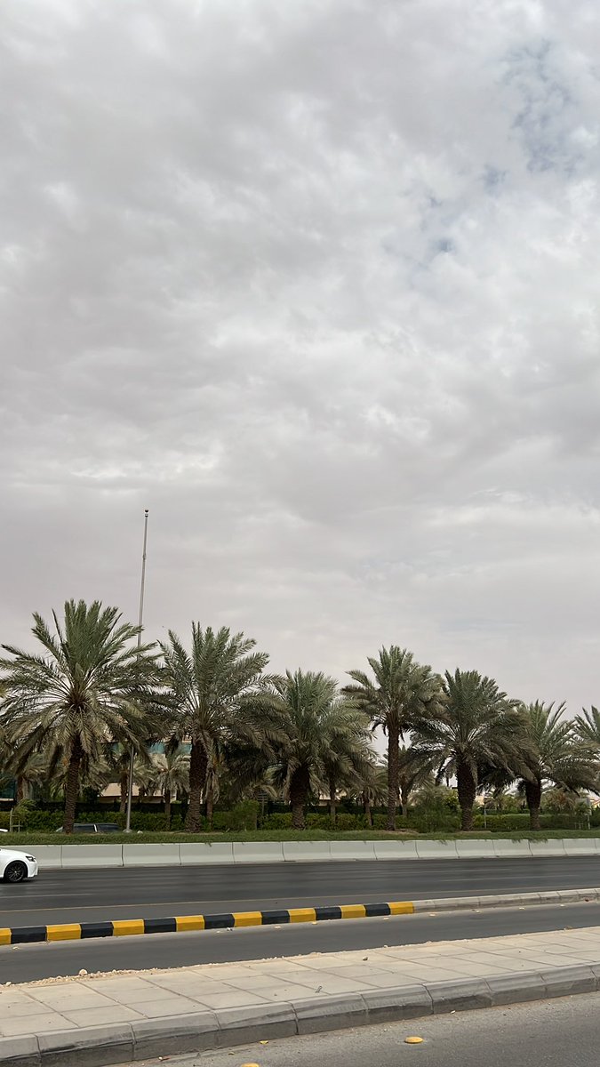a7_6v's tweet photo. الله يغيثنا بالمطر❤️ https://t.co/4MlfCh5rS1