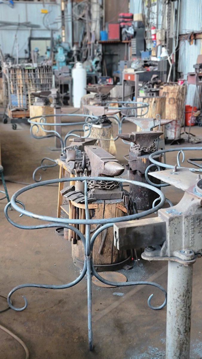 Tables everywhere! #b2b #wholesale #customdecor #handforged