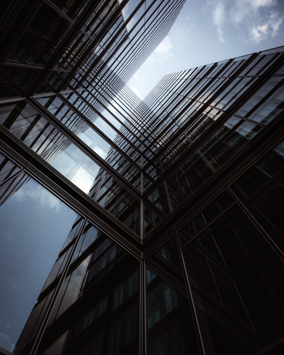 PhilipAchenbac1's tweet photo. Sometimes you have to visit the same places over and over again.

Shot on Nikon Z6 and Nikon Z24-70.

#photography #architecture #nikonphotography #lookup #symmetry #urban https://t.co/xSJDJpdAFV