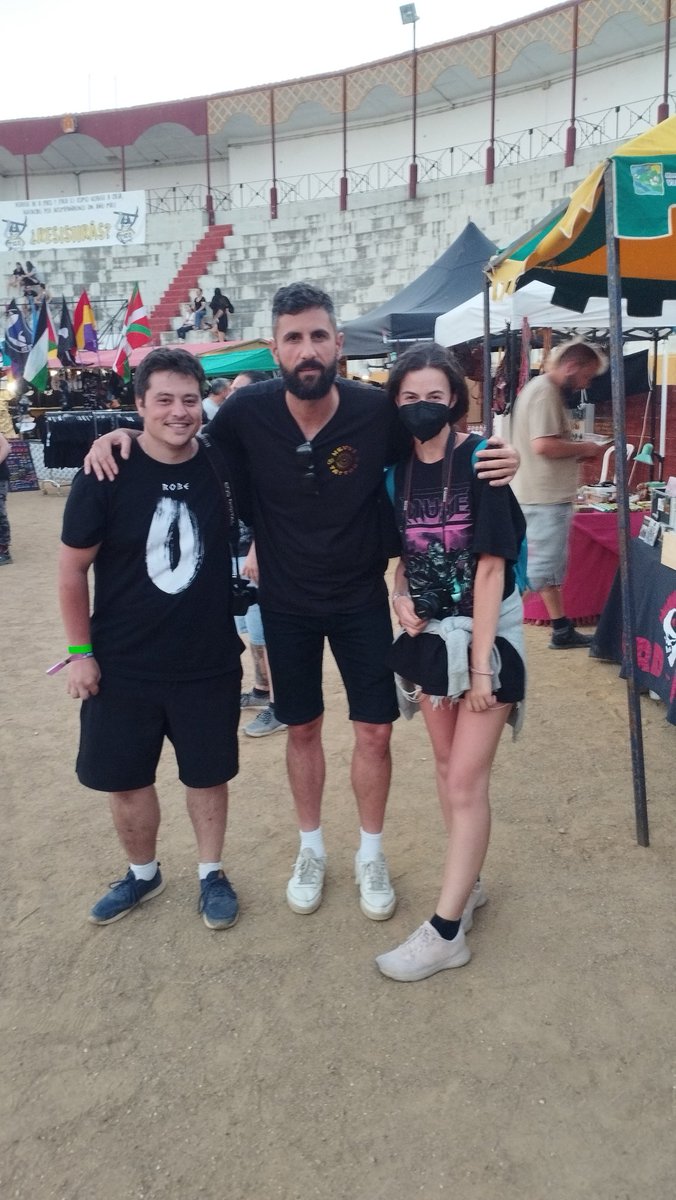 Marcapasos asesino (@carlosmiguel777) on Twitter photo Ya en casa dar mil gracias a <a href="/apicoypalafest/">A Pico y Pala Fest</a> por el trato que nos ha dado tanto a mi como a mi pareja y bueno, los momentos de este finde me los quedo pa mi pa siempre y eso siempre se agradece. Deseando estoy de sacar las fotos ya😊 Ya en casa dar mil gracias a <a href="/apicoypalafest/">A Pico y Pala Fest</a> por el trato que nos ha dado tanto a mi como a mi pareja y bueno, los momentos de este finde me los quedo pa mi pa siempre y eso siempre se agradece. Deseando estoy de sacar las fotos ya😊