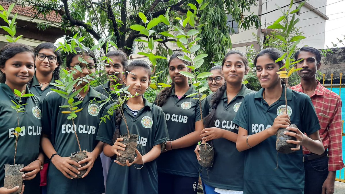 BodiesNature's tweet photo. @moefcc @UNEP @UNCCD @UNFCCC @PlantForThePlan 
@_SubratSahoo 
#HariyaliMahotsav2022
#VanMahotsav2022
#PlantationDrive
#AtButaParaBesideArpaRiver
#Plant4Earth
#NatureBodiesEcoClubBilaspur https://t.co/0JE5iFi4NR