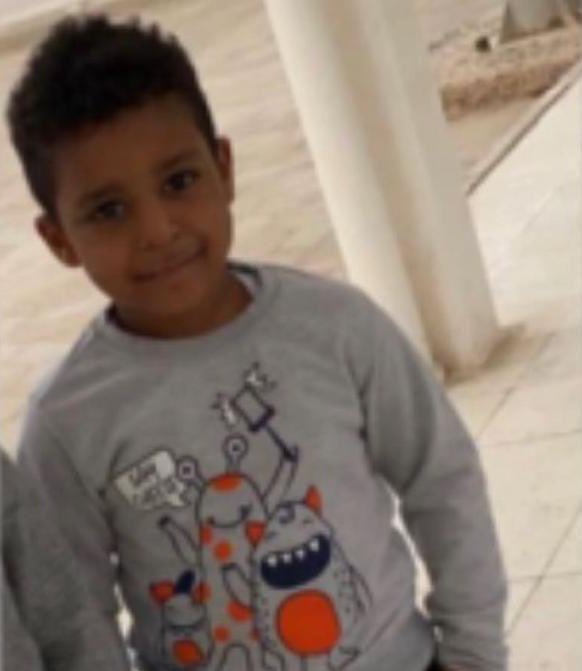 Ahmdalmaimoni's tweet photo. باي ذنب يقتل ياعيال الكـلـب الله يلعنكم ويلعن الساعة اللى جيتو فيها على هذي الارض نطالب بتطبيق عليه اعدام العلني وامام الجميع افتحو قصر نايف خلو اي خسيس بعده تسول له نفسه يعرف مصيره.

 #صقر_نايف_المطيري https://t.co/aorManUm39