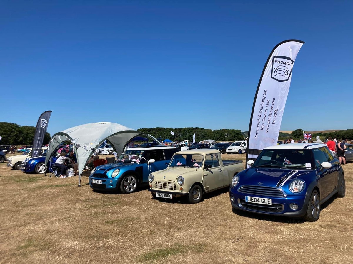 PANDSMOC's tweet photo. Check out our stand today at a (very hot) #MinisOnTheRec. Pop over and say hello | #MINI #MINIUK #ClassicMini #MINIFam https://t.co/4nTcZPMsTK