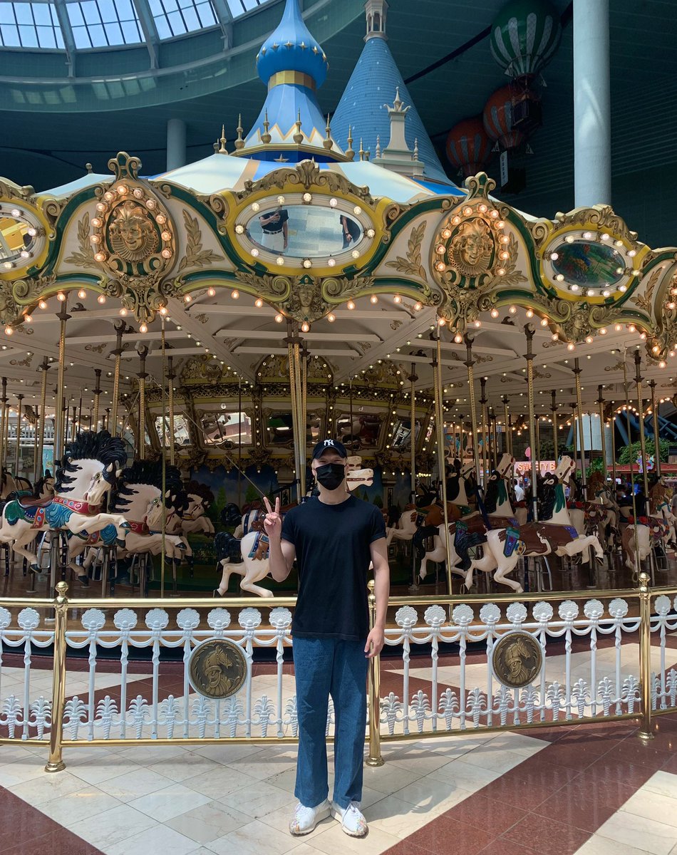 The day where I filled my stomach with hamburger and junkfood alike to the brim. It was worth extra thirty minutes in gym!